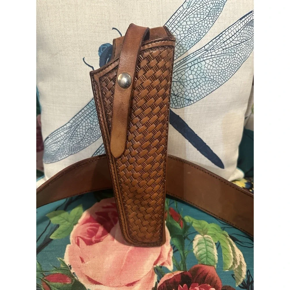 VTG WESTERN GUN BELT AND HOLSTER HAND TOOLED COWBOY ACTION
